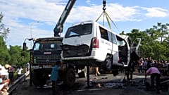 مقتل 13 بينهم عريس وضيوف لحفل زفاف في حادث سير بفيتنام 