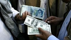 جو امنیتی در بازار ارز همزمان با رکورد زدن قیمت سکه و فراخوان اعتصاب