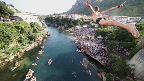 Mutige junge Männer