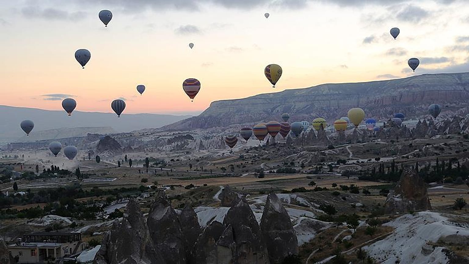 Milenyum gençlerinin en çok tercih ettiği 10 seyahat noktası: Kapadokya da listede