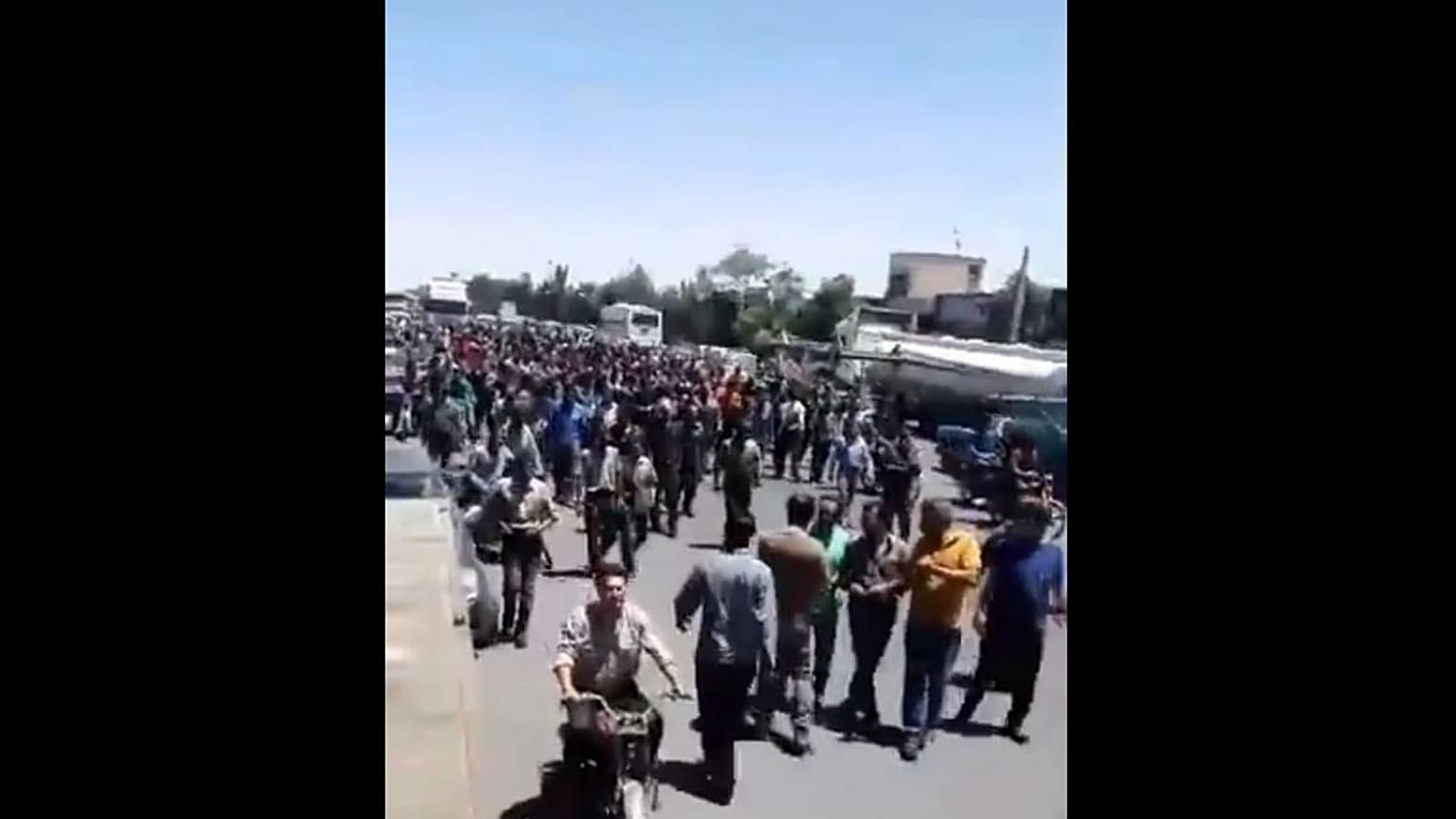 اعتصاب و راهپیمایی در اصفهان در اعتراض به وضعیت اقتصادی