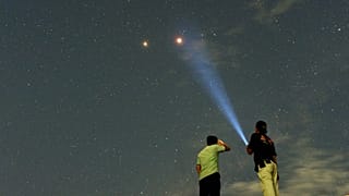 Mars alongside the lunar eclipse