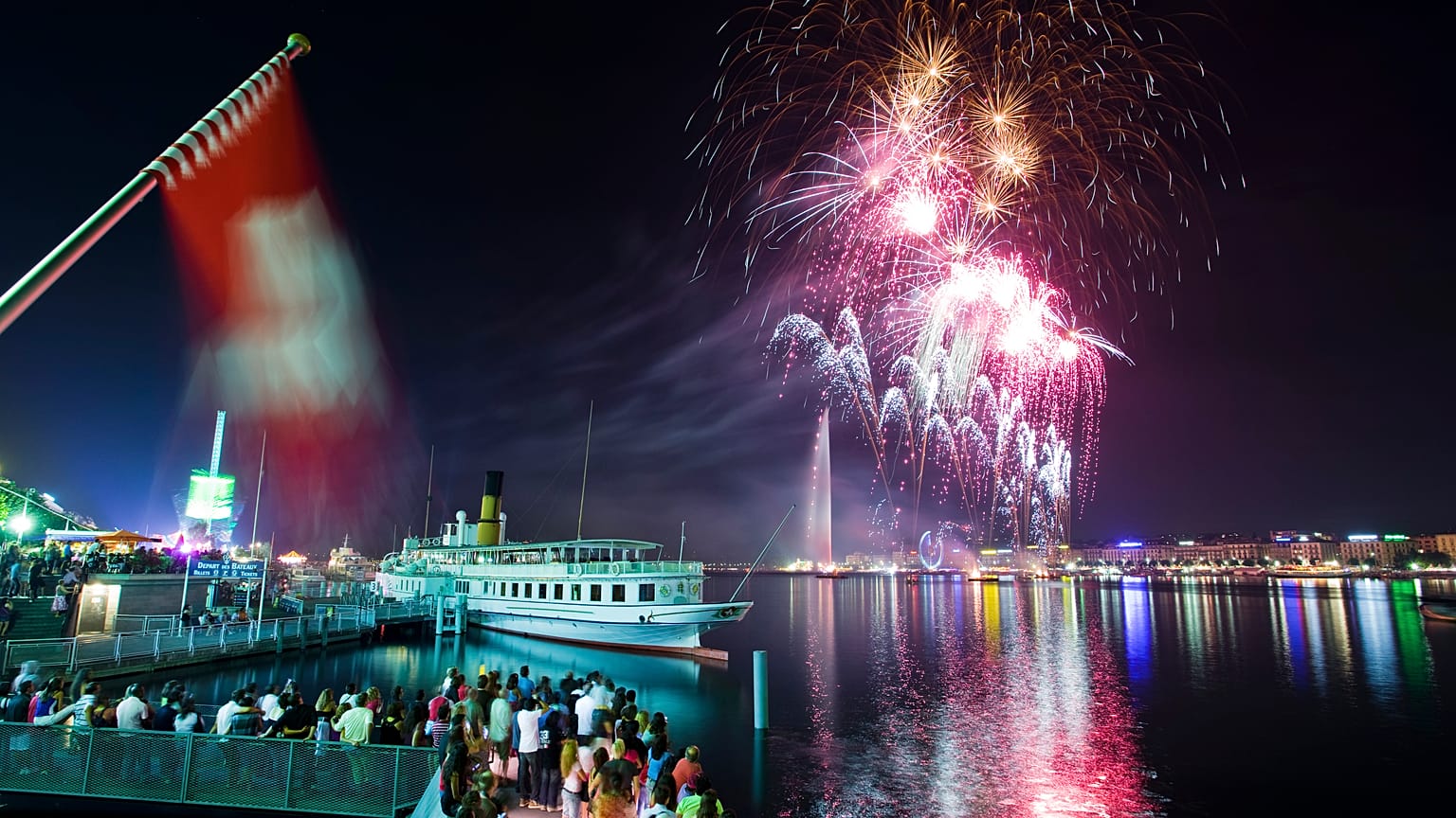 Feuerwerk über dem Genfer See