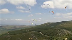 Quando os melhores parapentes europeus enchem o céu português