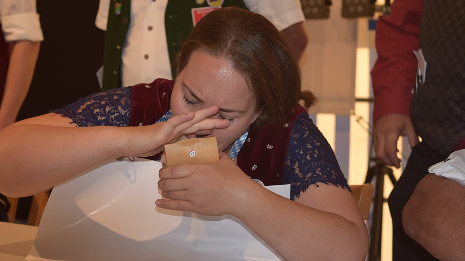 A contestant in the snuff championships