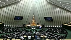 معاون پارلمانی روحانی: سوال مجلس از رئیس‌جمهور خلاف قانون اساسی است