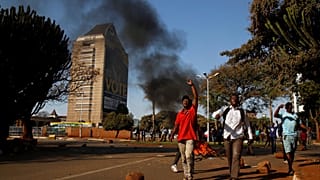 Zimbabve ordusu protestoculara karşı gerçek mermi kullandı 