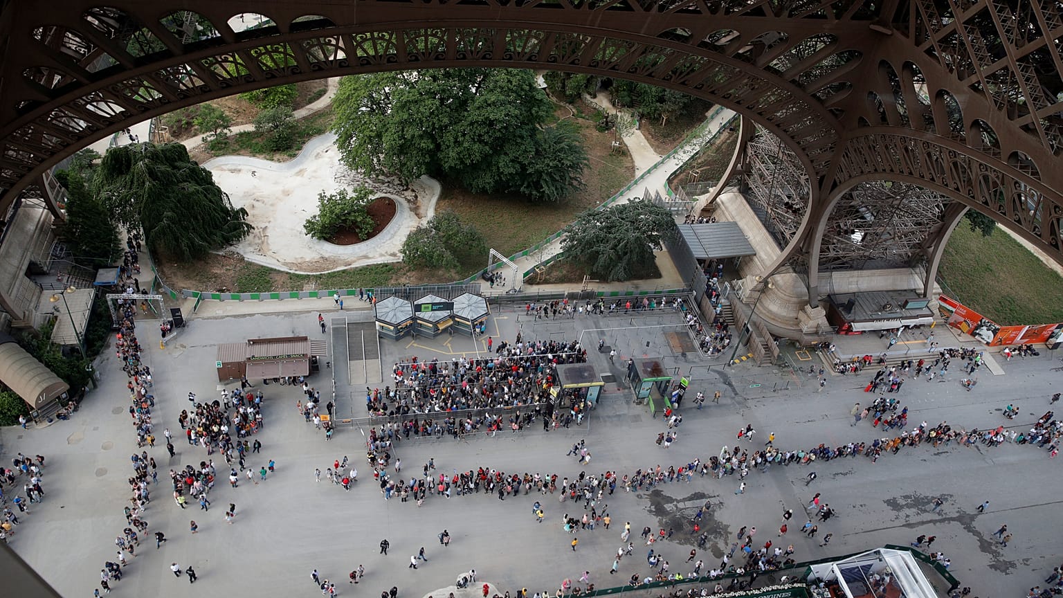 La tour Eiffel fermée en raison d'un conflit social 