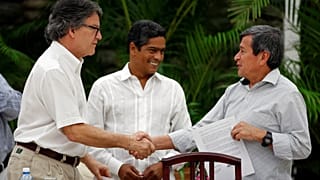 Santos se despide del poder sin alcanzar una tregua con el ELN