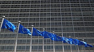 «Είστε πάντα απαισιόδοξοι» απαντά η Κομισιόν στο ΔΝΤ για τη βιωσιμότητα του χρέους