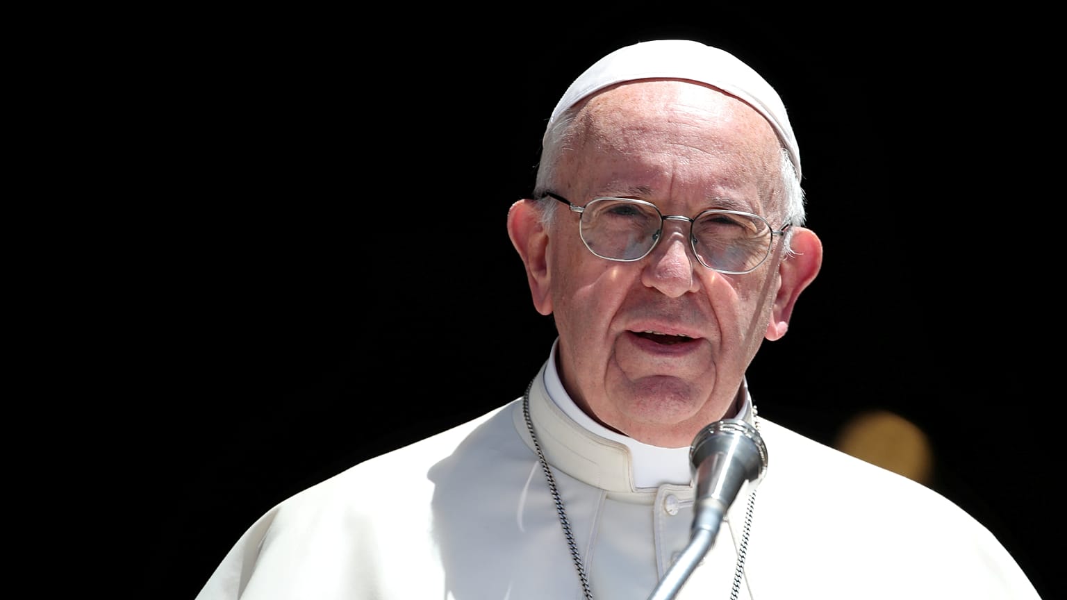 Pope changes church teaching on death penalty, says it is 'inadmissible'