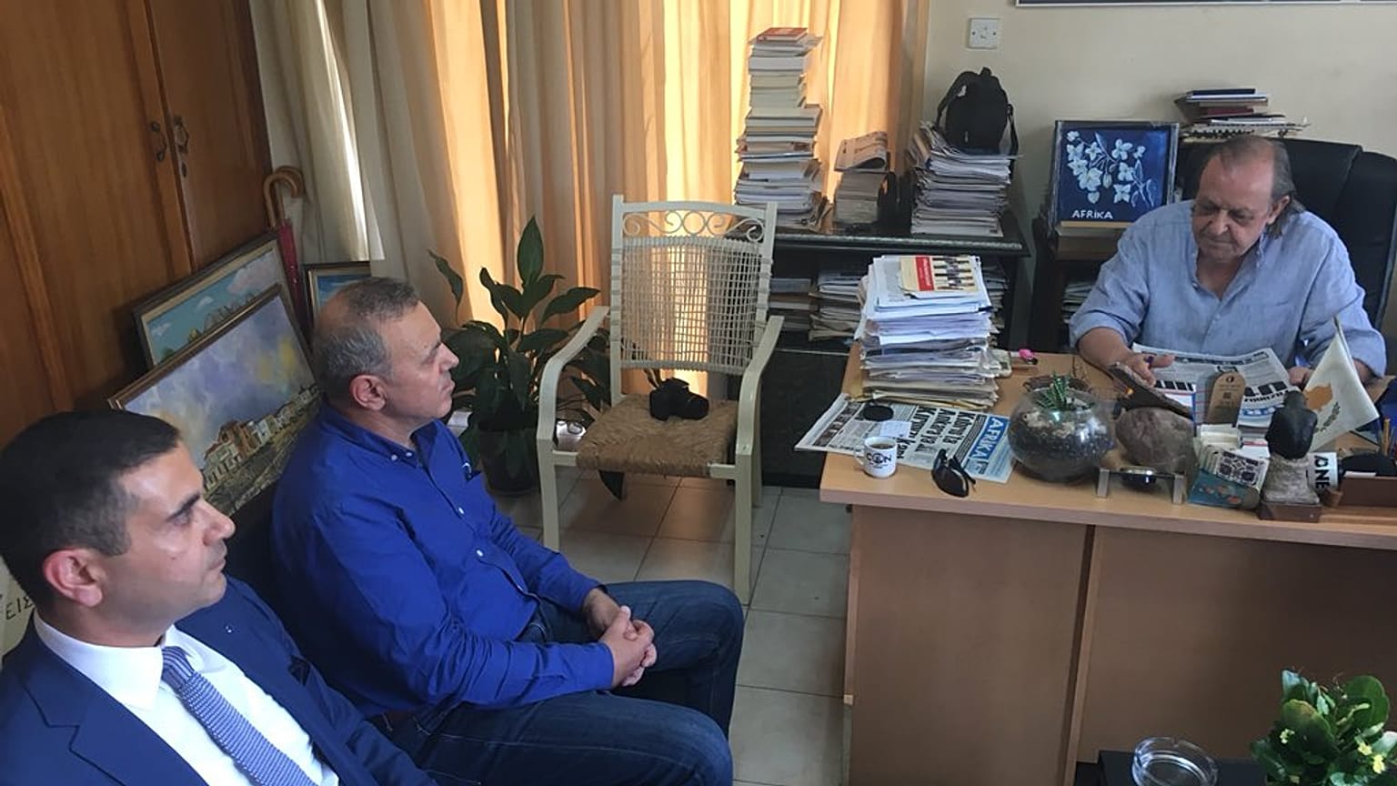 Στήριξη της Κομισιόν και του Ευρωκοινοβουλίου στον Σενέρ Λεβέντ