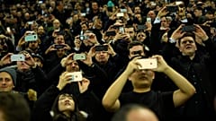 A britek szinte tíz percet sem bírnak ki mobiltelefonjuk nélkül