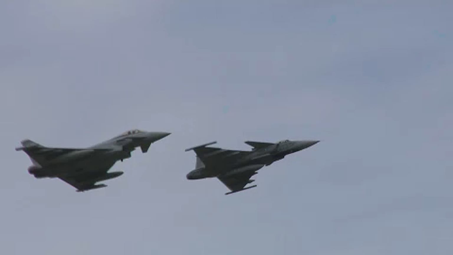 Légi harcot gyakoroltak a magyar Gripenek