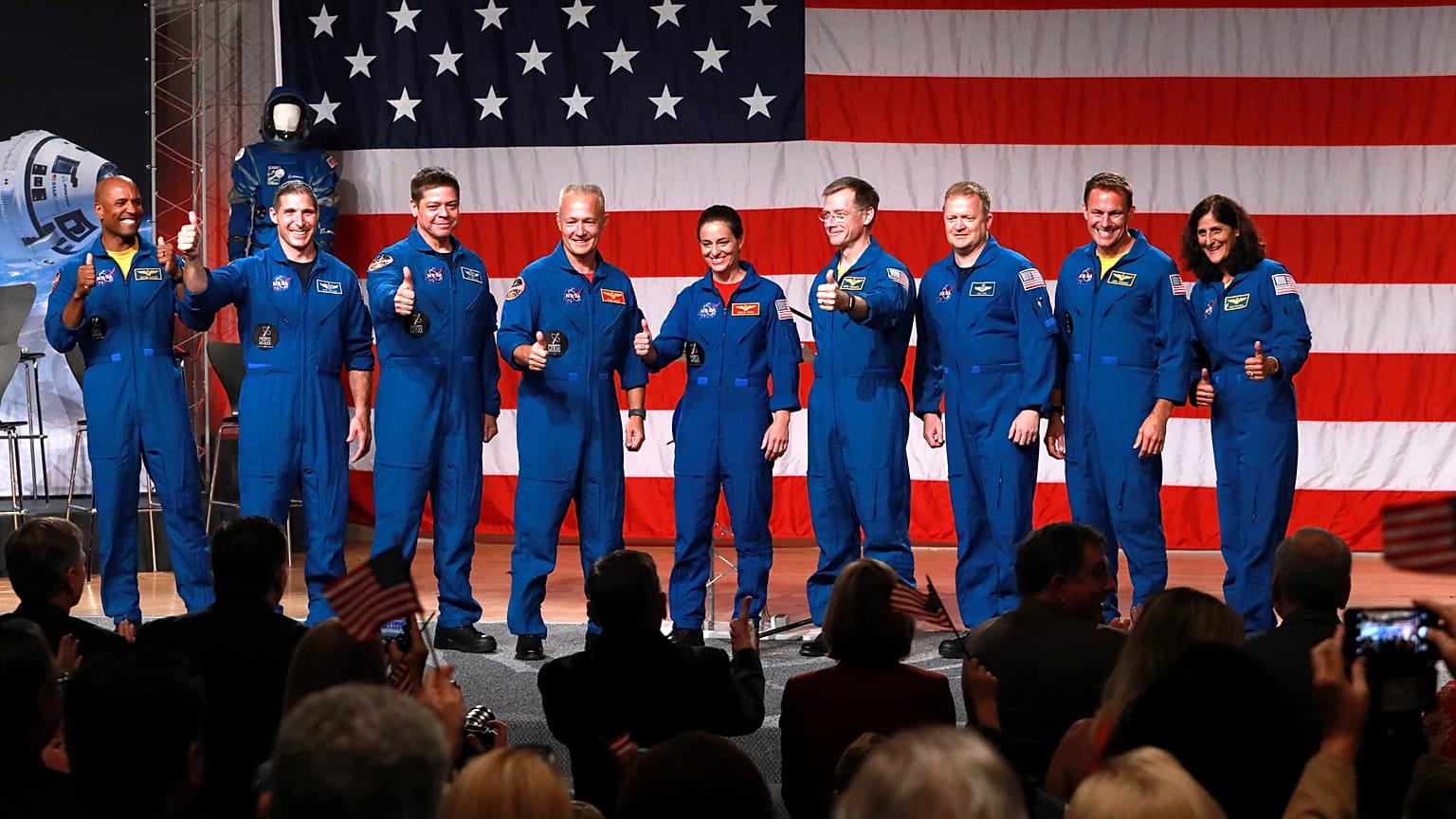 La Nasa sceglie gli astronauti per i primi voli 'commerciali'