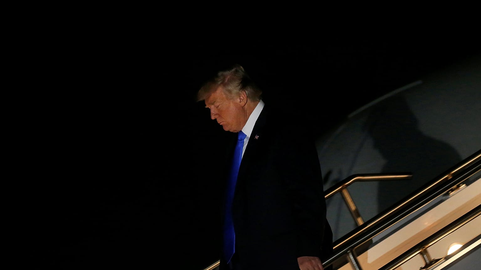 Lluvia de críticas contra Trump por su comentario racista contra Lebron James