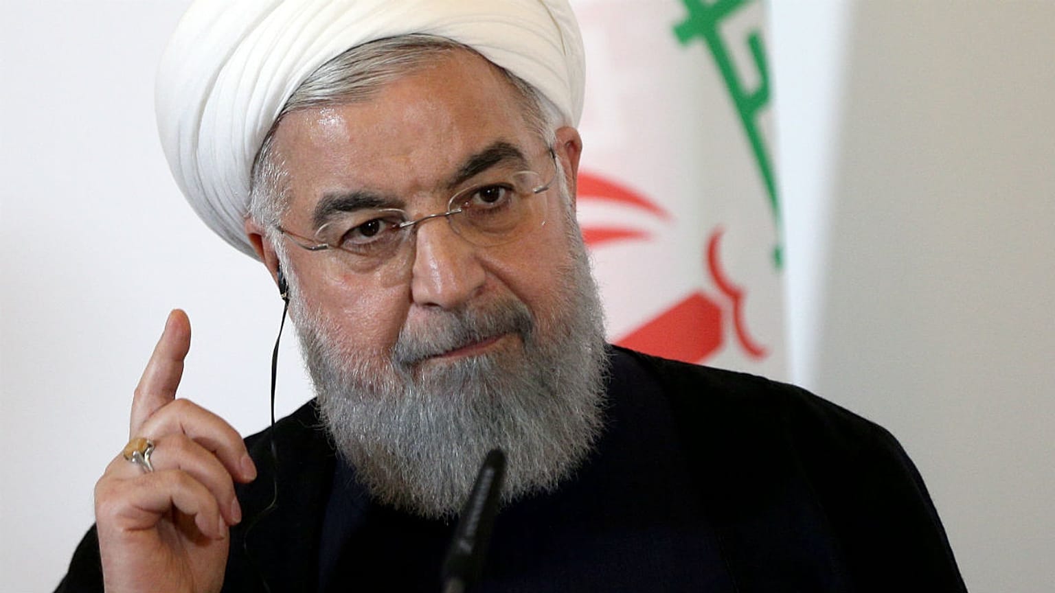 نامه روحانی به لاریجانی: سوال مجلس از من نه قانونی است، نه زمانش است، اما می‌آیم