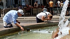 «Ψήνεται» όλη η Ευρώπη – Σαρώνει το κύμα καύσωνα