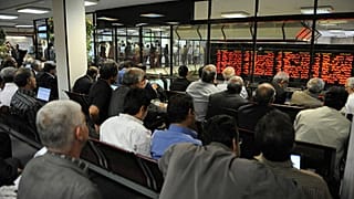 استقبال متفاوت از بازگشت تحریم‌ها؛ رکوردشکنی بورس تهران و نزول نرخ ارز