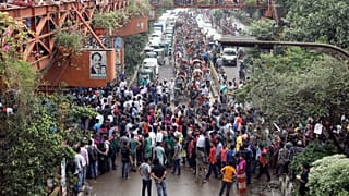 Bangladeş başkenti Dakka'da öğrenci protestoları