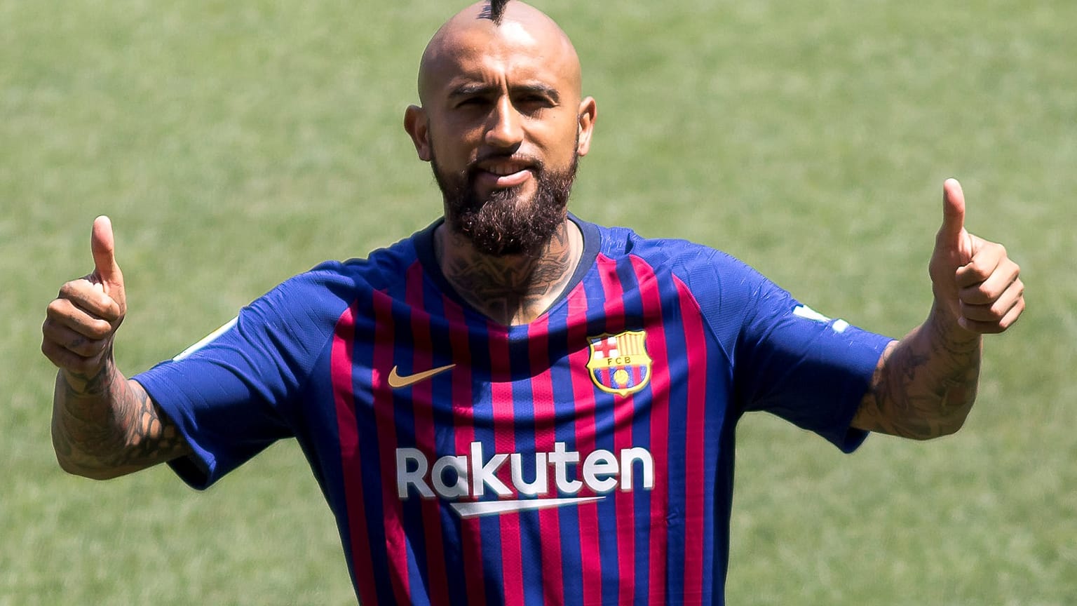 Arturo Vidal signe au Barça