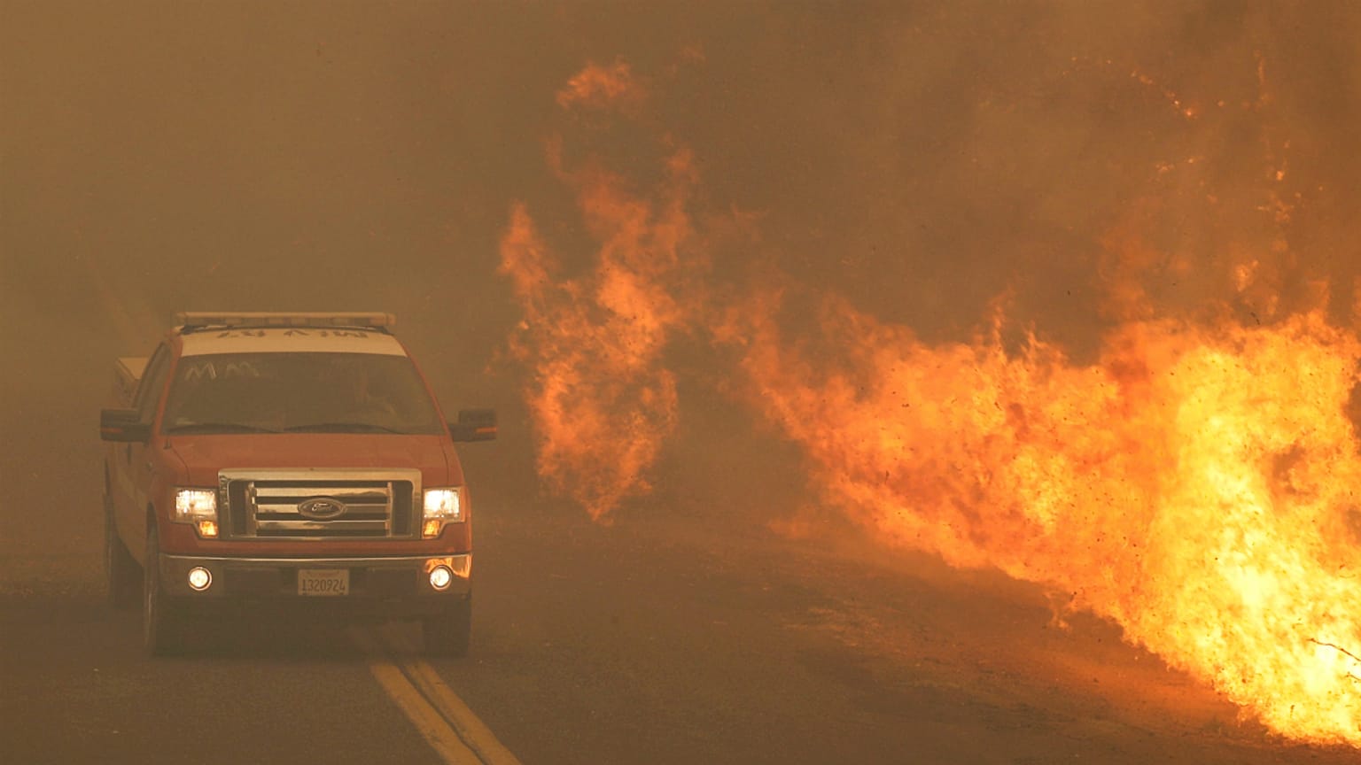 Fogo continua a alastrar em duas frentes a norte de São Francisco