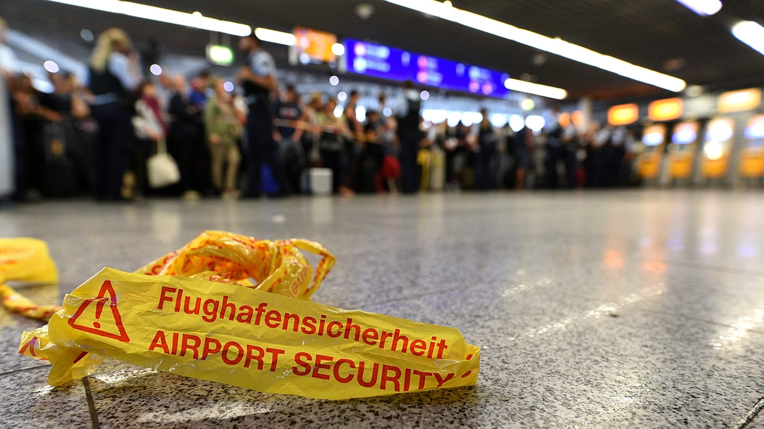 Terminal 1 des Frankfurter Flughafens wurde von der Polizei geräumt.