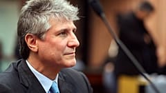 Condenan a cinco años de prisión al exvicepresidente argentino por cohecho