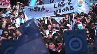 Les opposants sont nombreux à être descendus dans les rues