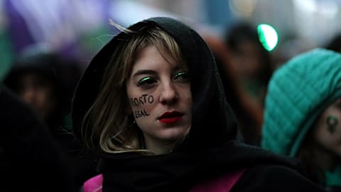 El Senado argentino rechaza despenalizar el aborto