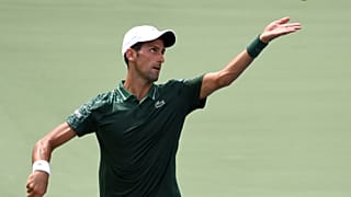 Djokovics és Wawrinka a második körben
