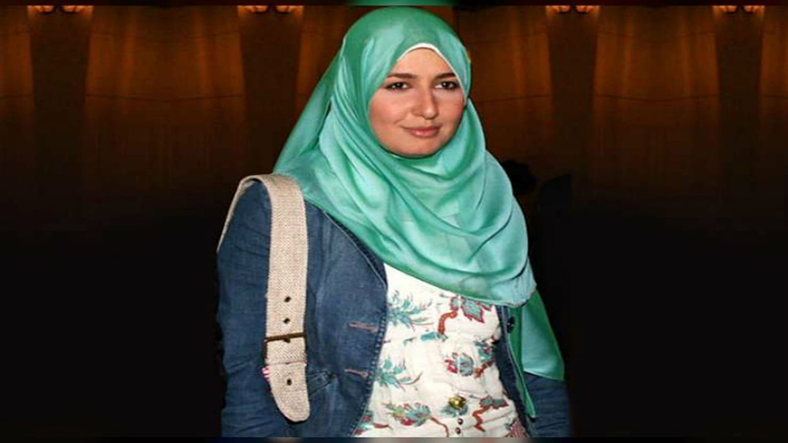 حلا شيحا بالحجاب
