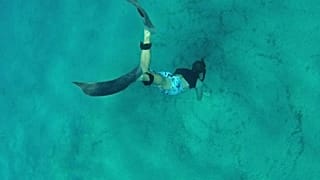 Yannick Lippini beim Apnoetauchen, seiner großen Leidenschaft