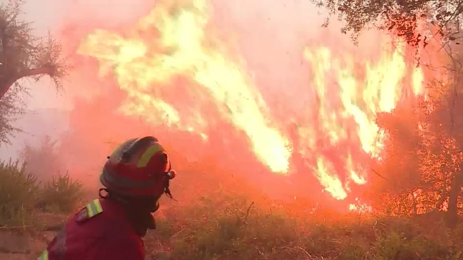Séptimo día de incendio en el Algarve