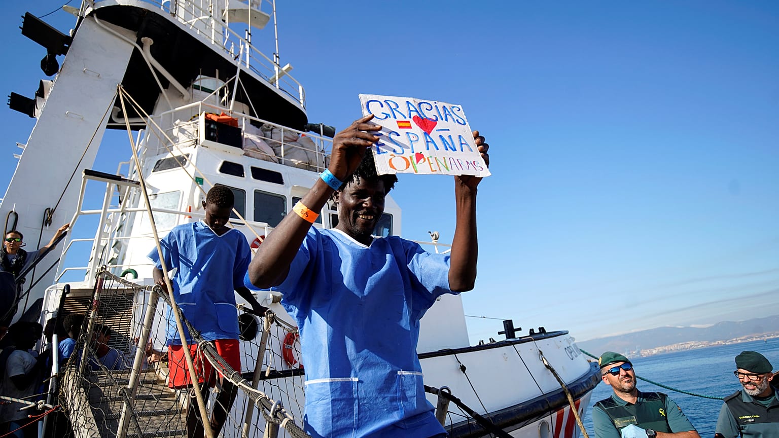 Un navire humanitaire accoste en Espagne avec 87 migrants