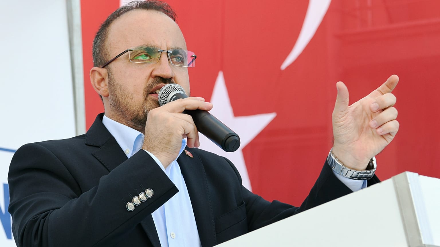 "Dolar üç kuruş artacak Türkiye batacak diye bir şey yok."