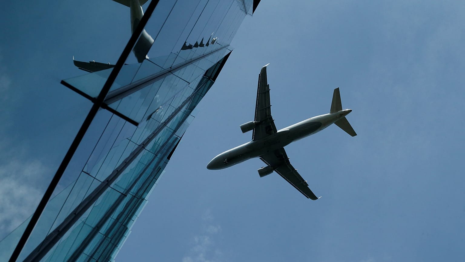 Wegen eines Unwetters geht am Frankfurter Flughafen derzeit gar nichts.