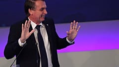Bolsonaro centra atenções no primeiro debate das presidenciais no Brasil