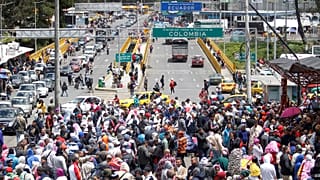 احتمال بسته شدن مرز اکوآدور و کلمبیا؛ نگرانی پناهجویان ونزوئلایی