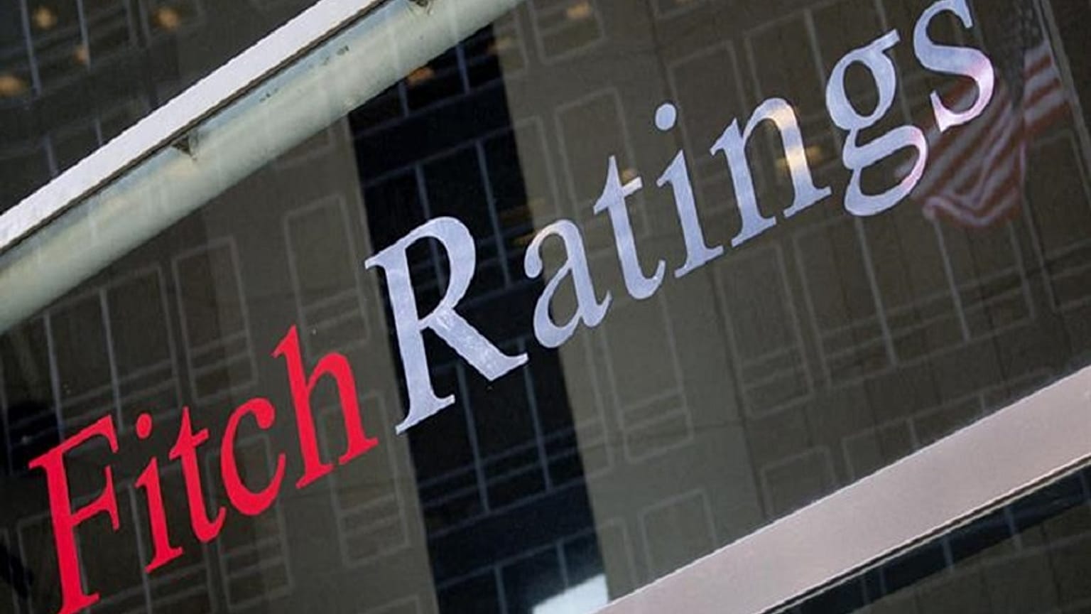 Fitch: Αναβάθμιση της πιστοληπτικής ικανότητας Ελλάδας σε «ΒΒ-» 