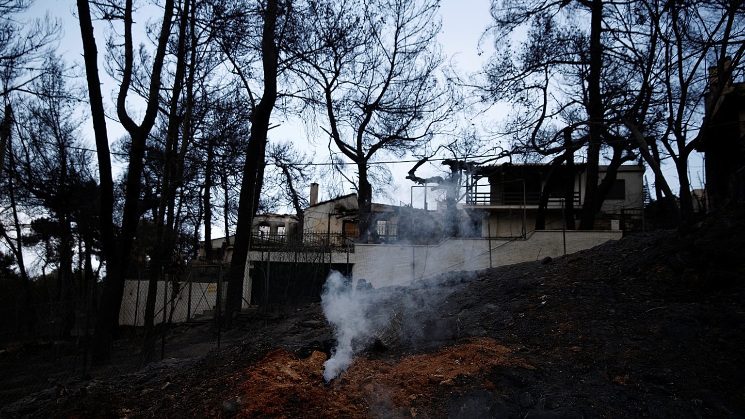 Στους 94 οι νεκροί από τη φωτιά στο Μάτι
