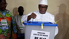 Amtsinhaber Keïta gibt seine Stimme ab 