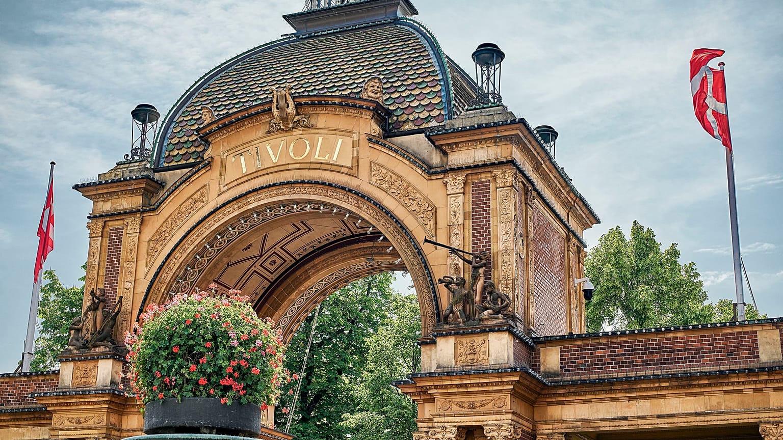 Eingang des Kopenhagener Freizeitparks Tivoli