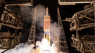 NASA'nın aracı 'güneşe dokunmak' için yola çıktı