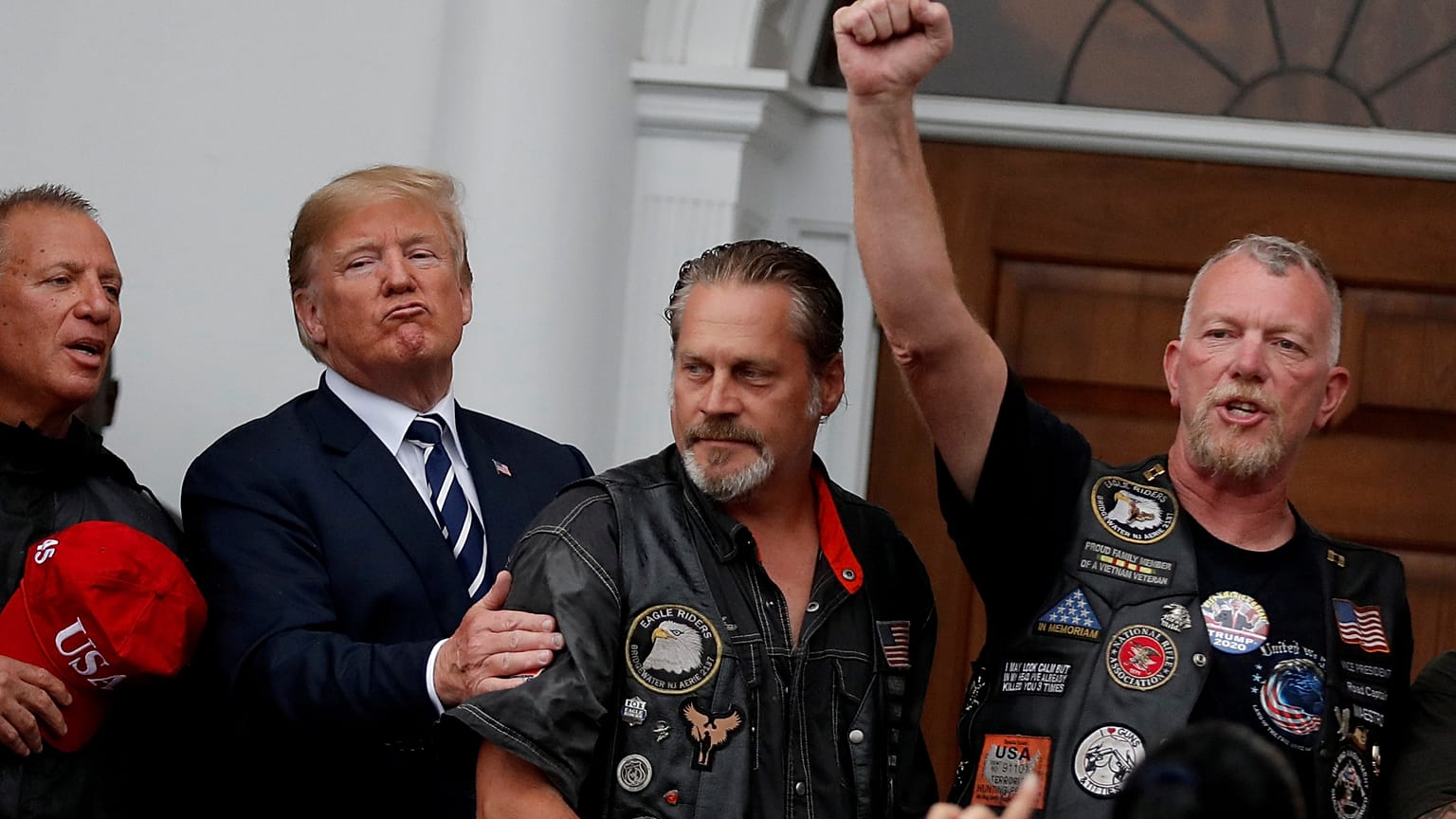 Trump, vergi politikalarını destekleyen motorsikletçilerle bir araya geldi.