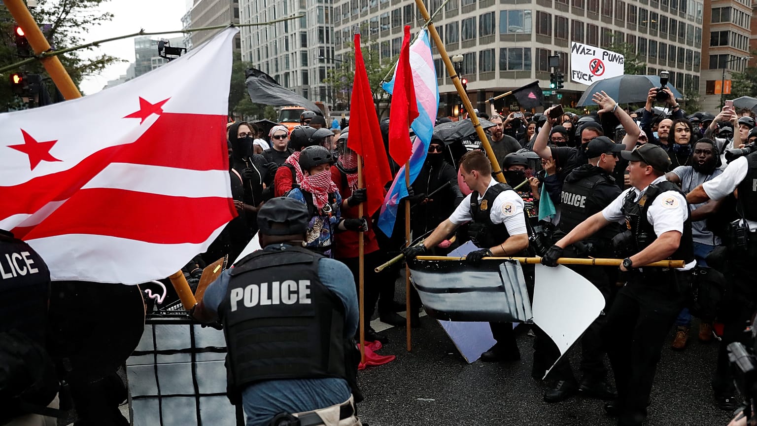 Face-à-face tendu un an après Charlottesville