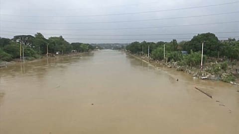 Decenas de miles de desplazados en Filipinas por la tormenta tropical Yagi