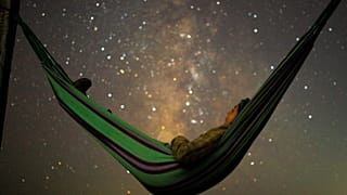 A Tejút a Perseidák meteorraj alatt Macedóniából fotózva
