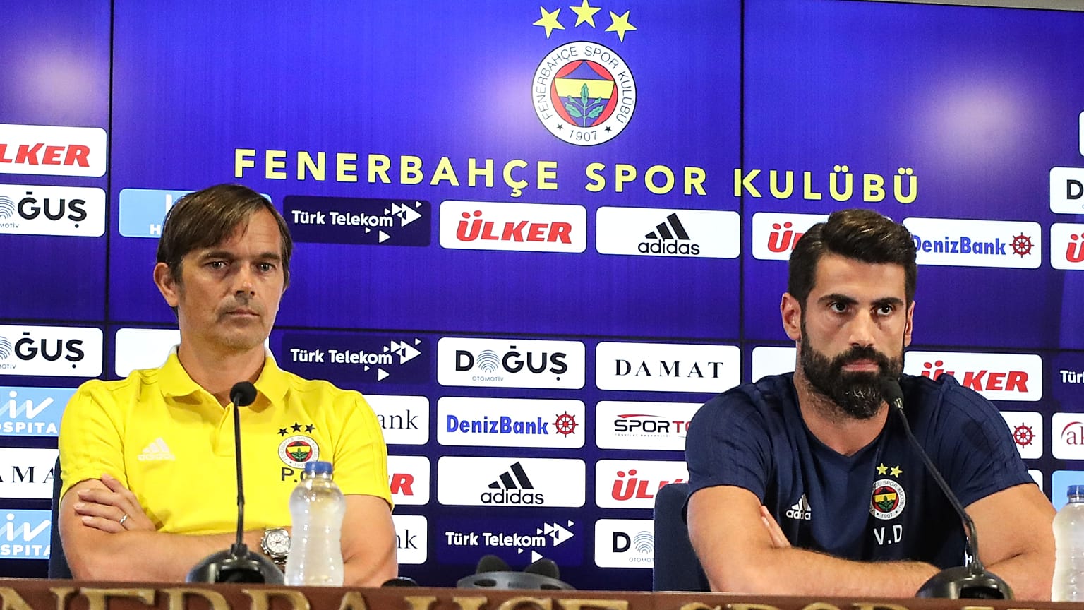 Phillip Cocu: Kendi sahamızda farklı bir maç oynayacağız