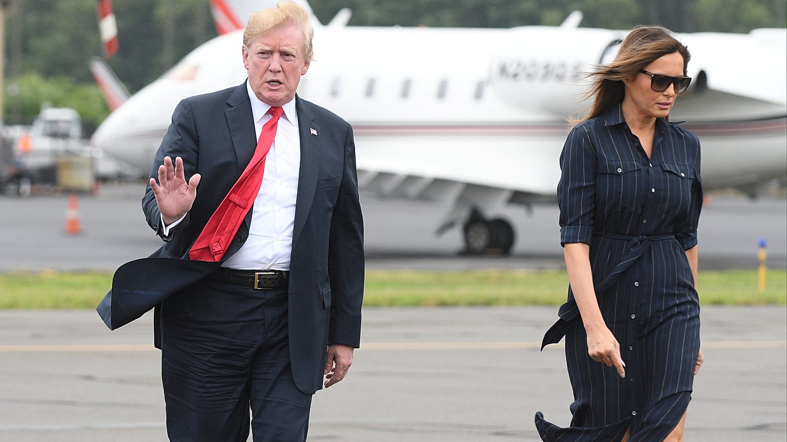 "Melania Trump eşinden boşanmak için gün sayıyor"